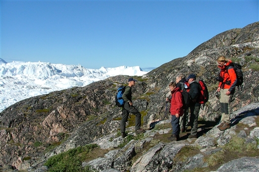 Trekking to the old settlement in Sermermiut