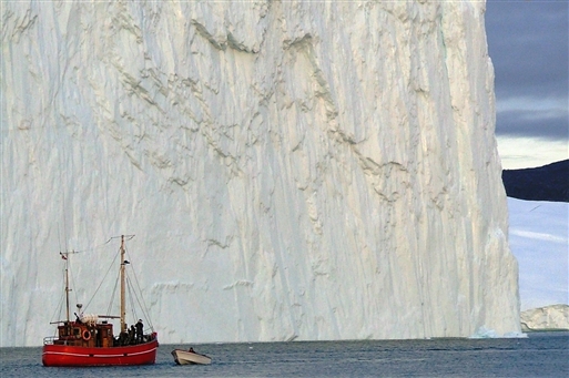 The Icebergs tower up to gigantic sizes - and only 10% is above sea level!
