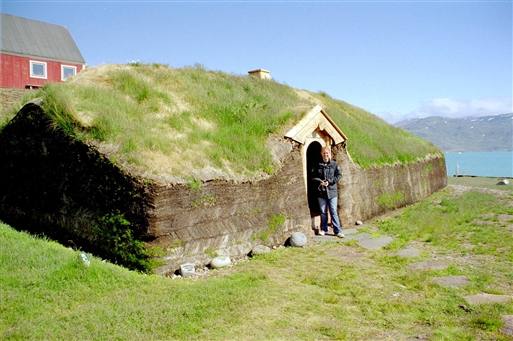 Reconstruction of the turf cottage in Qassiarsuk