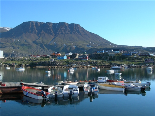 The harbour in Qeqertarsuaq
