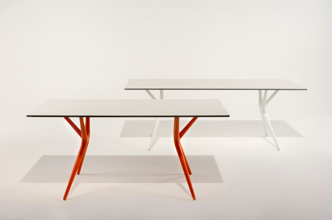 antonio citterio spoon table. antonio citterio furniture. antonio citterio spoon table.