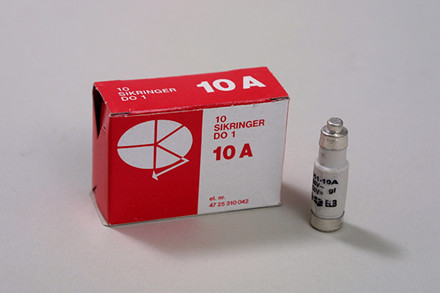 10 DO LILLE SIKRING 10 AMP