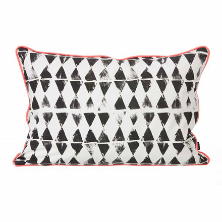 Ferm Living Worn Triangle Pude