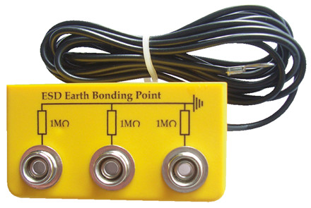 Jordingsterminal med 3 x 10mm trykknap, gul, vinklet