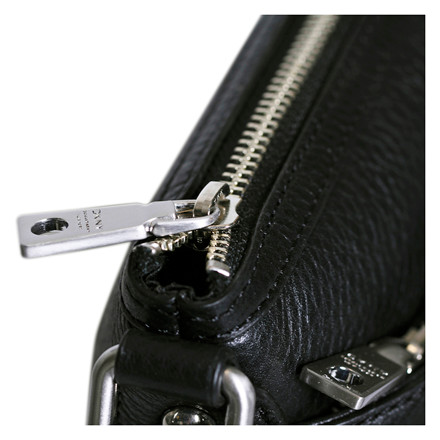 DKNY Skindtaske med logo