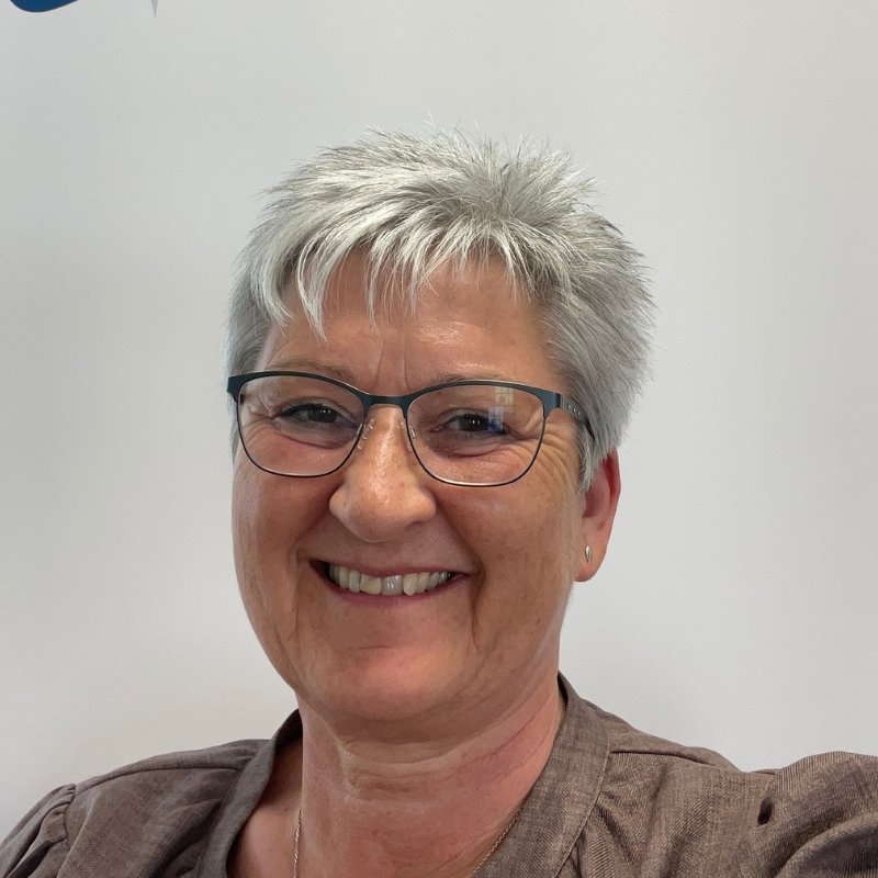 Mona Østergaard, Sygeplejerske