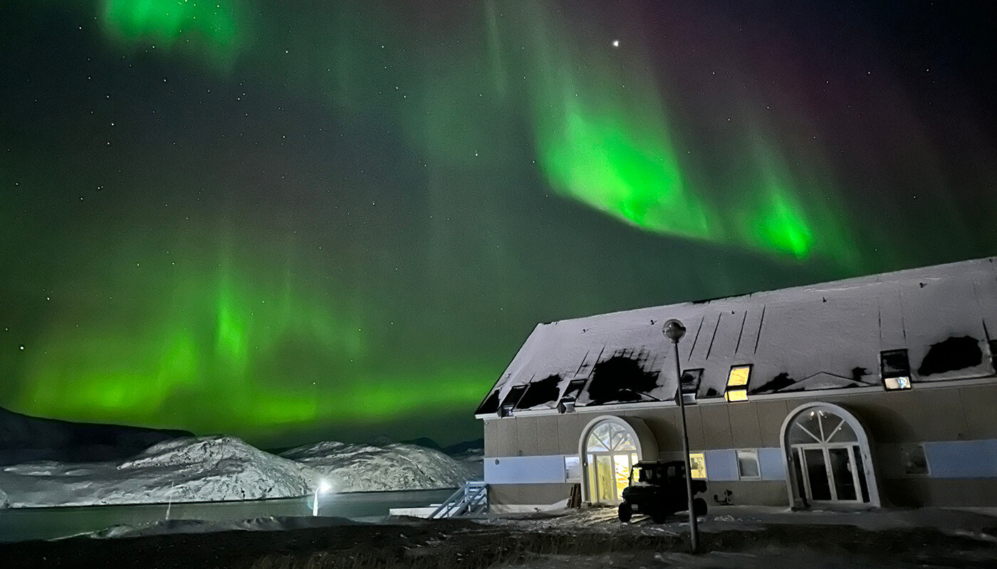 Nordlys over Hotel Diskobay
