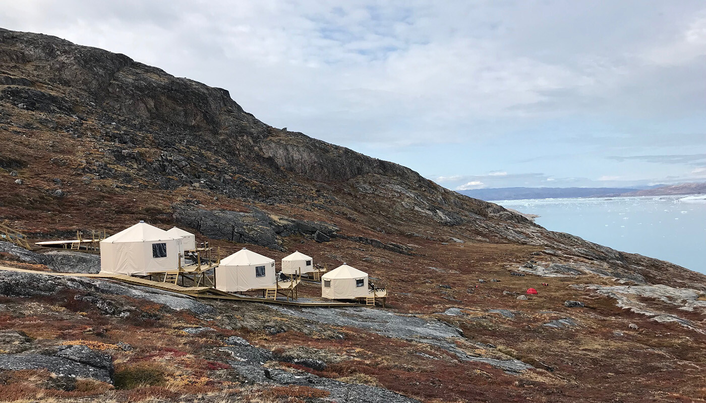 Teltene ved Glacier Lodge Eqi