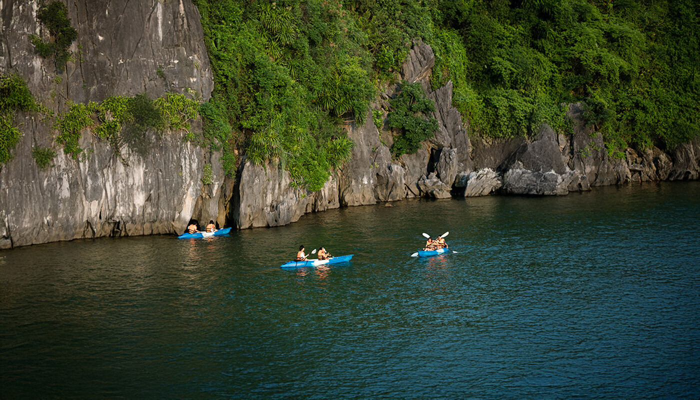 Kajak i Halong Bay