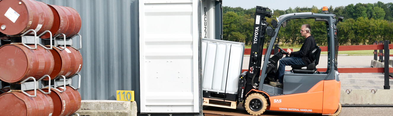 2_DSC_9497_ind_i_container_uden_for_web