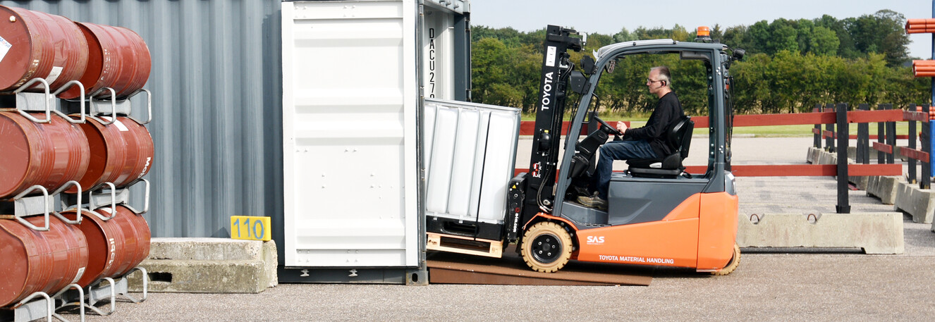 Forsideslider_-_gaffeltruck_i_hobro_container