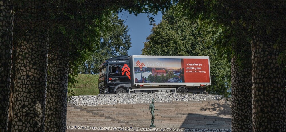 godstransport-med-lastbil-paa-amusyd-i-kolding