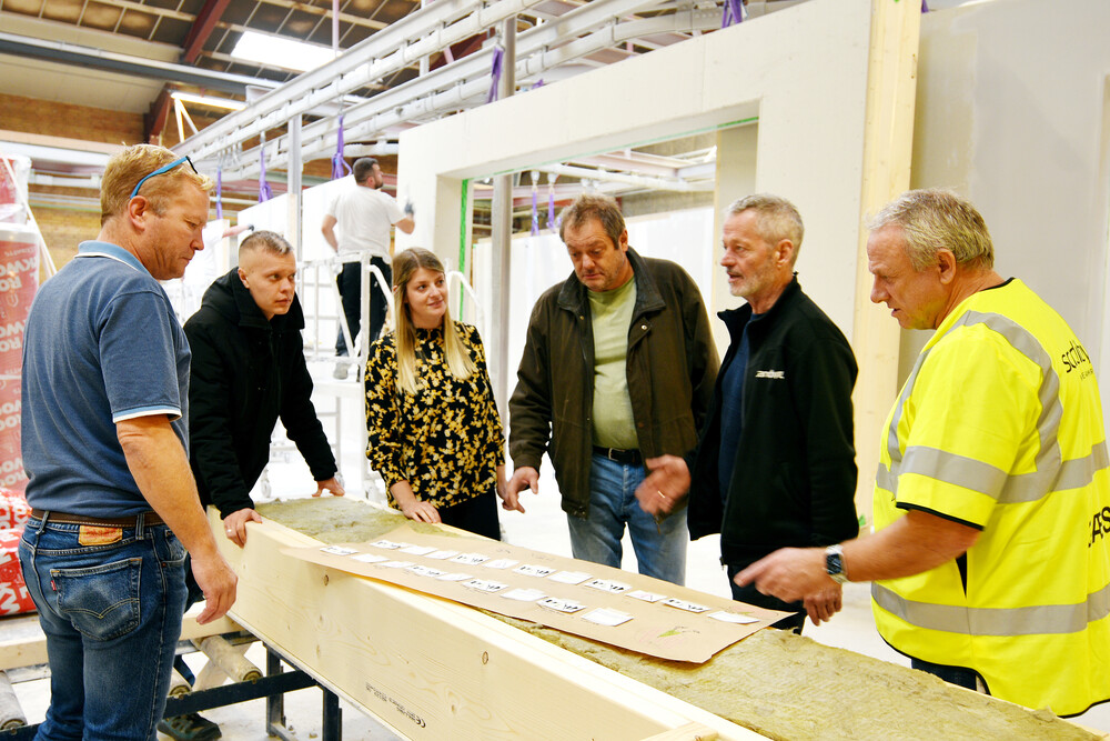 2_DSC_0078_gruppe_i_produktionen