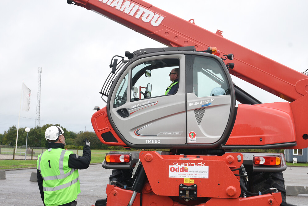 DSC_9724_AMU_Nordjylland_Teleskoplæsser_Diregering_fra_siden