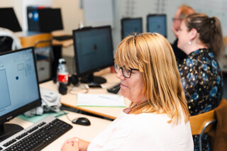 Skab nye muligheder: Kursus i IT, administration og sociale medier