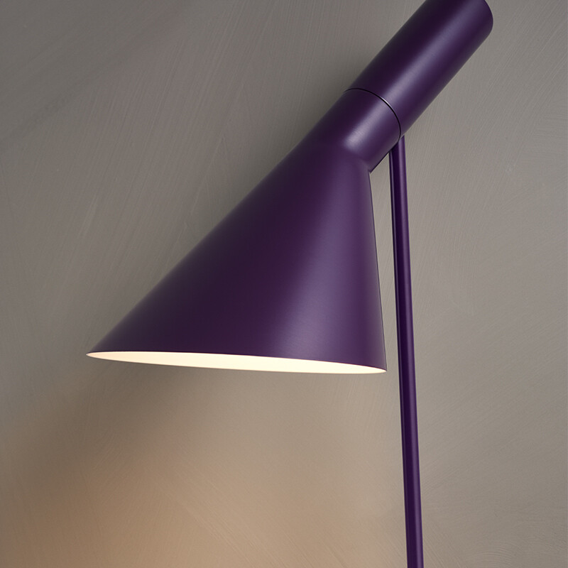 aubergine table lamp