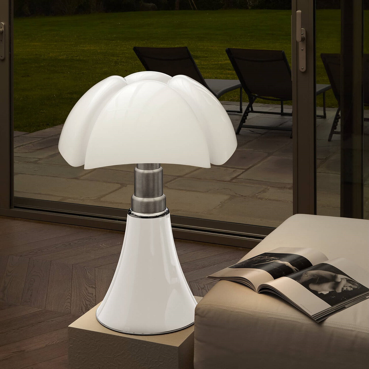 Kruipen Afleiden Appartement Pipistrello Medium Table Lamp White - Martinelli Luce - Buy online