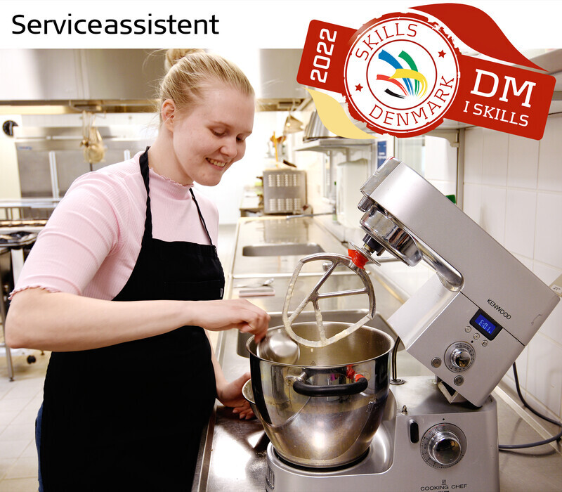 Charlotte_Exner_DSC_1462_med_SKILLS_logo