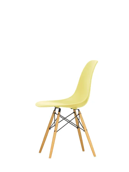 Eames Plastic Side Chair DSW K b spisestol fra Vitra
