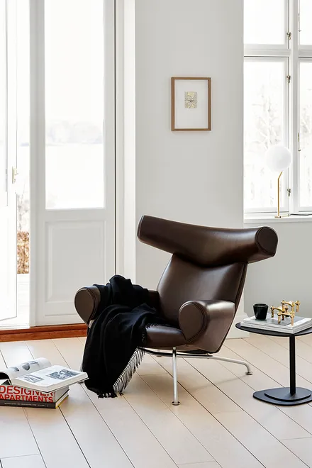 Wegner | Køb Ox Chair lænestolen fra Erik Jørgensen her