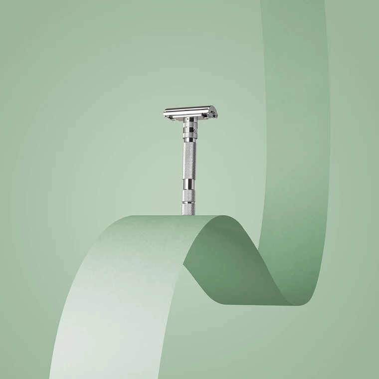 Adjustable T2 Safety Razor with twist-to-open from Rockwell
