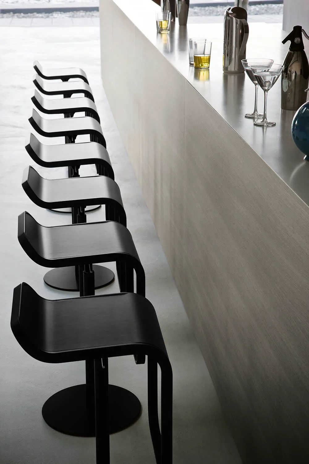 Klasseværelse For det andet blad LEM barstol sort Lapalma | Italiensk møbeldesign | Køb online
