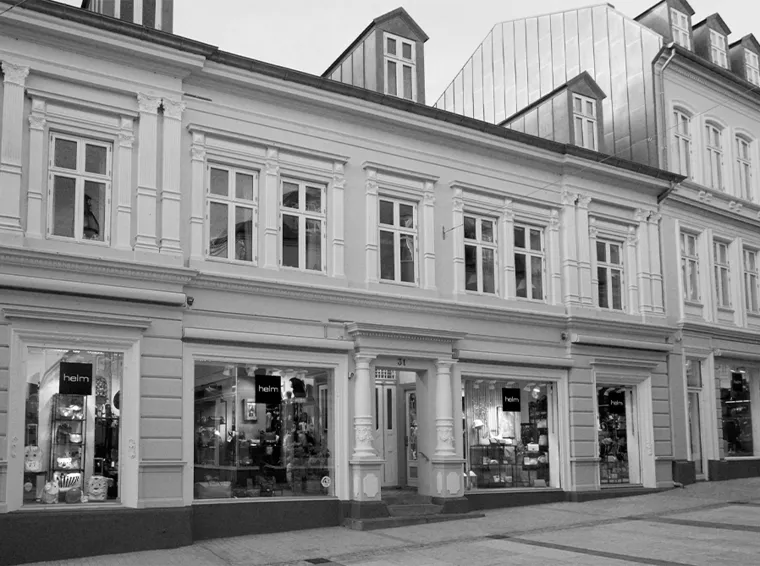 Om os Professionel vejledning gennem 200 års helm.nu