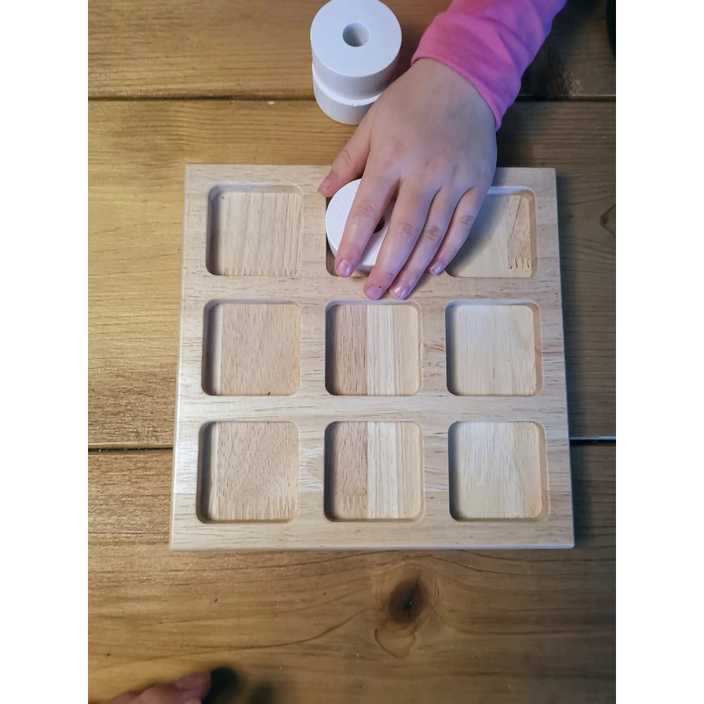 Kryds og Bolle i træ (sort & hvid) 4 år