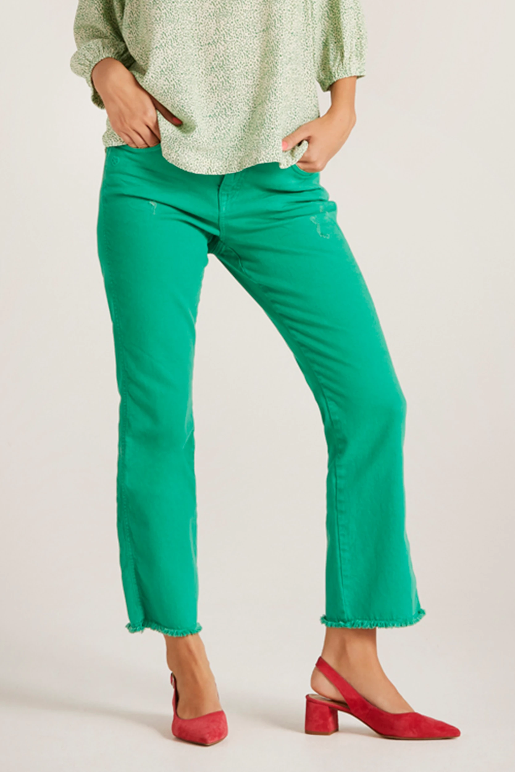Pants and trousers for women - Save up to 50% - Buy online here