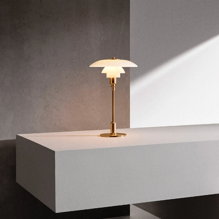 lige ud En sætning Mekaniker PH 3/2 Table Lamp Lamp Brass - Louis Poulsen - Buy online