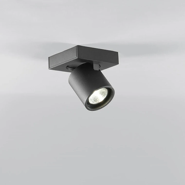Spot clearance focus light