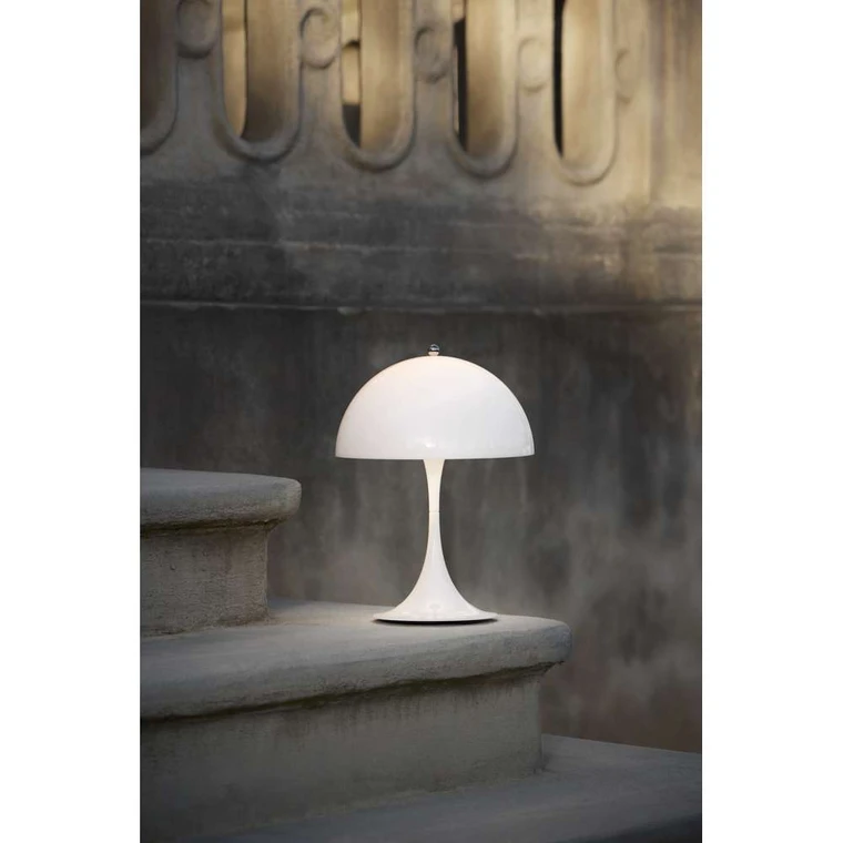 Lámpara inalámbrica de acrílico blanco ópalo Panthella Portable 250 - Louis  Poulsen