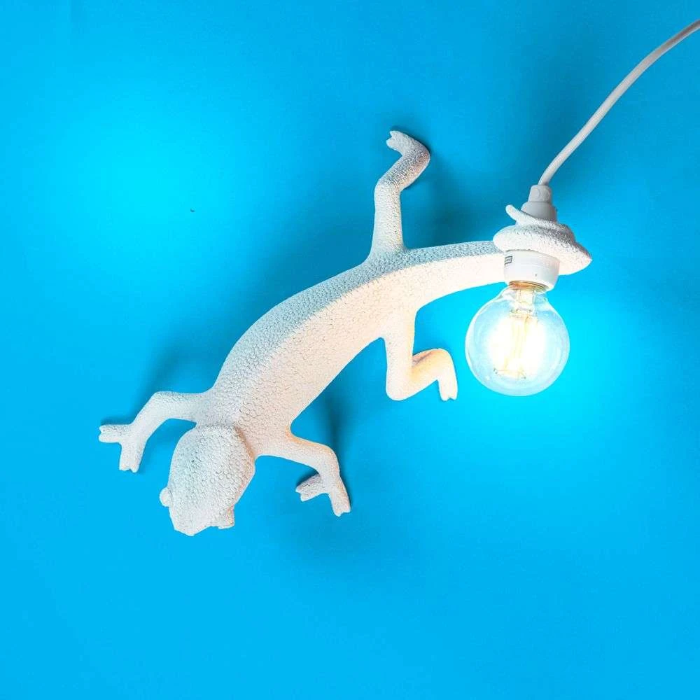 Chameleon Right Going Down Wall Lamp White Seletti