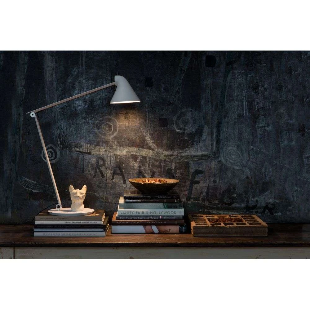 NJP Floor Lamp, Black - Louis Poulsen @ RoyalDesign