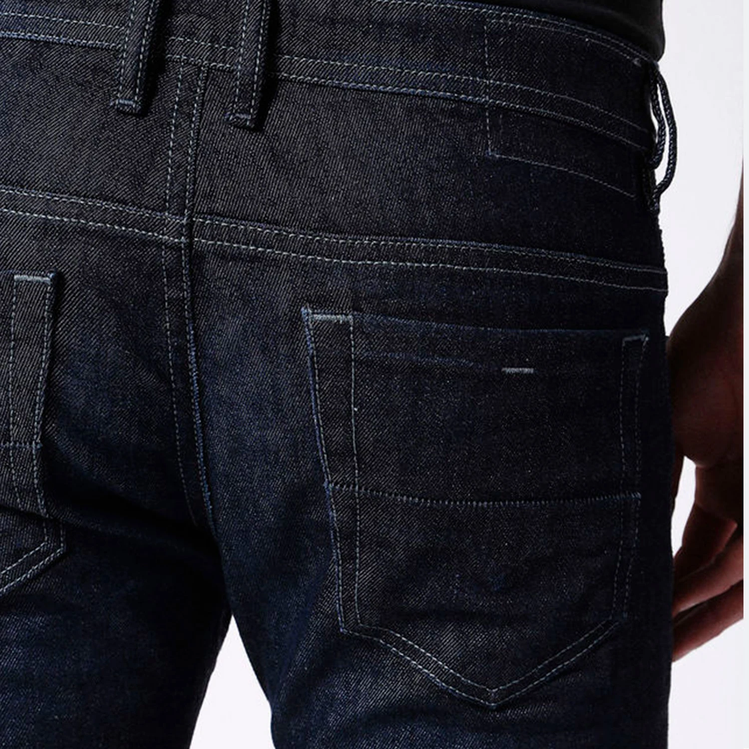 Thommer Jeans i fra Diesel - Køb Diesel jeans til mænd online her!