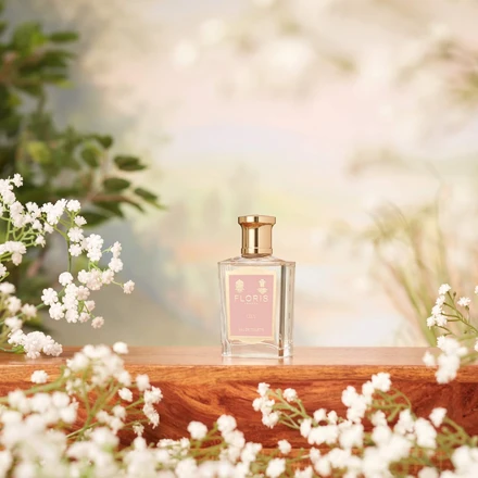 2023_Lily_EDT_Still_Life_50ml_