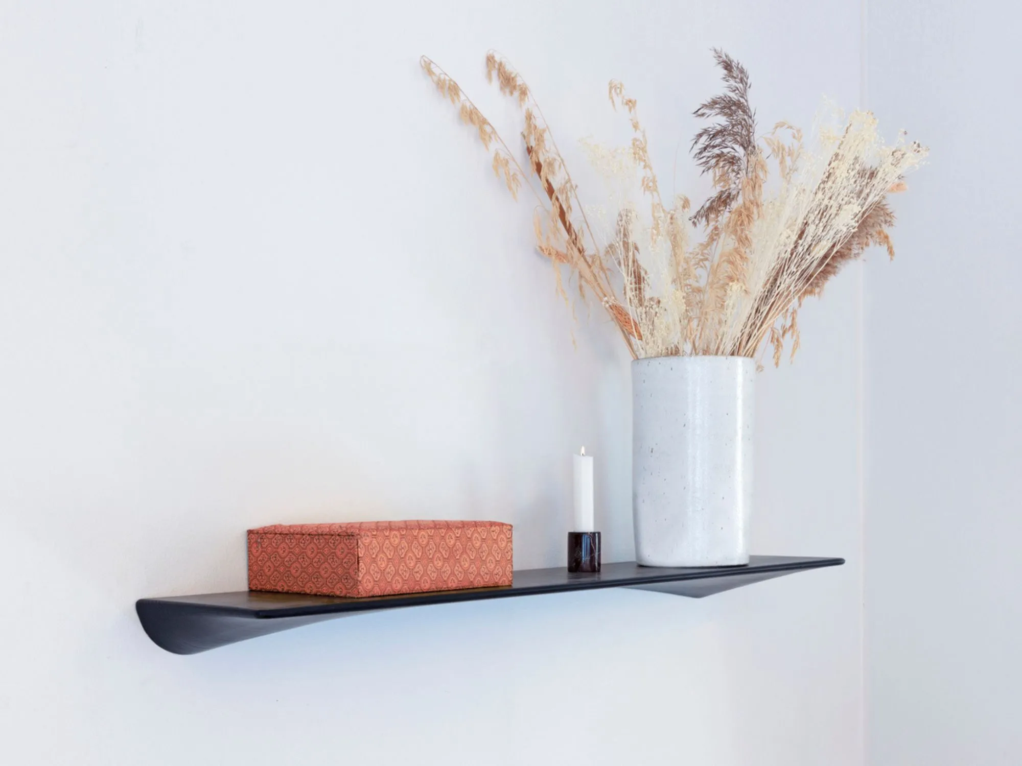 Nu på TILBUD - Umage Teaser Hylde | Effektiv og stilfuld opbevaring ...