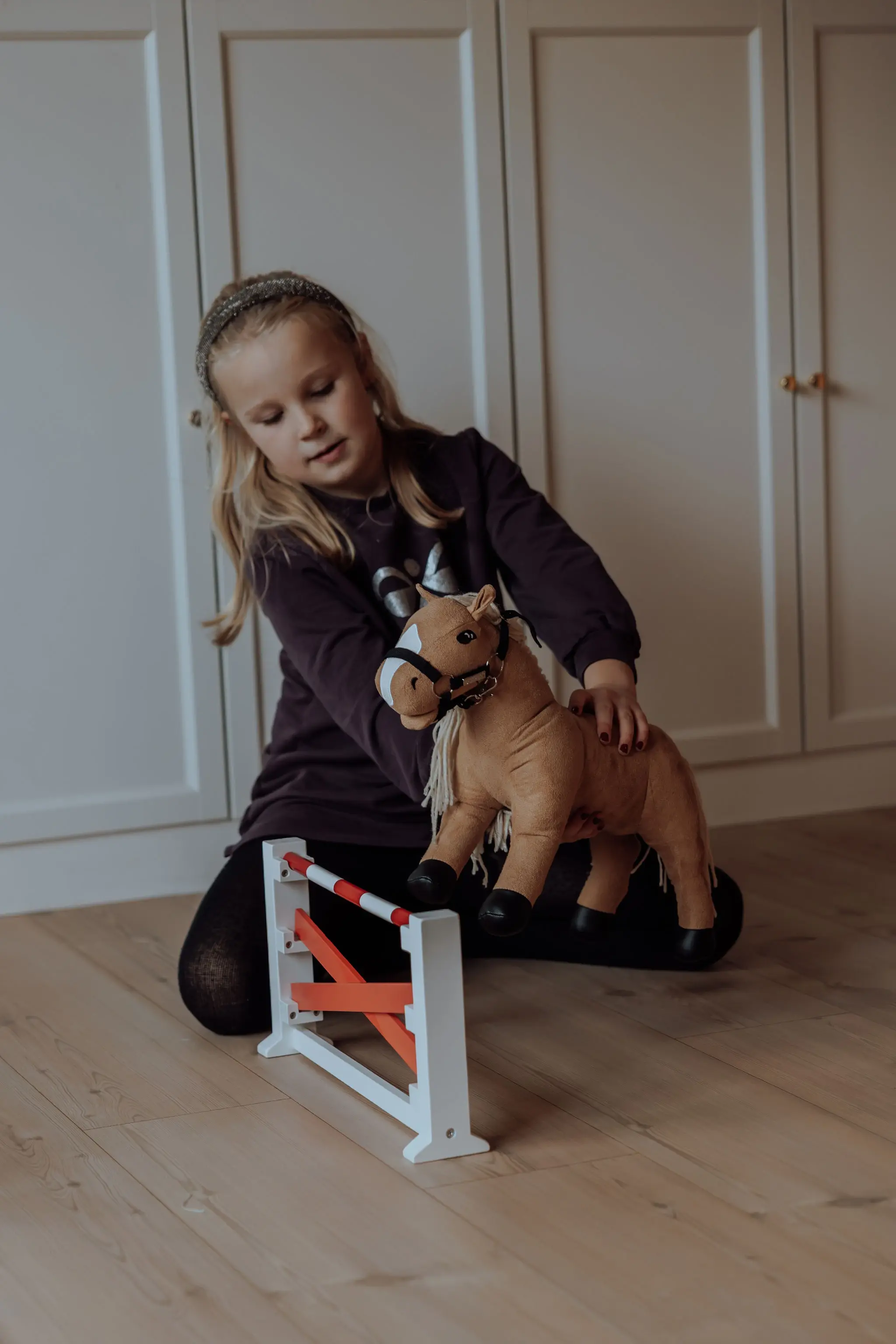 Jump with Crossed Rails for Cuddleponies and playful Toy Horses