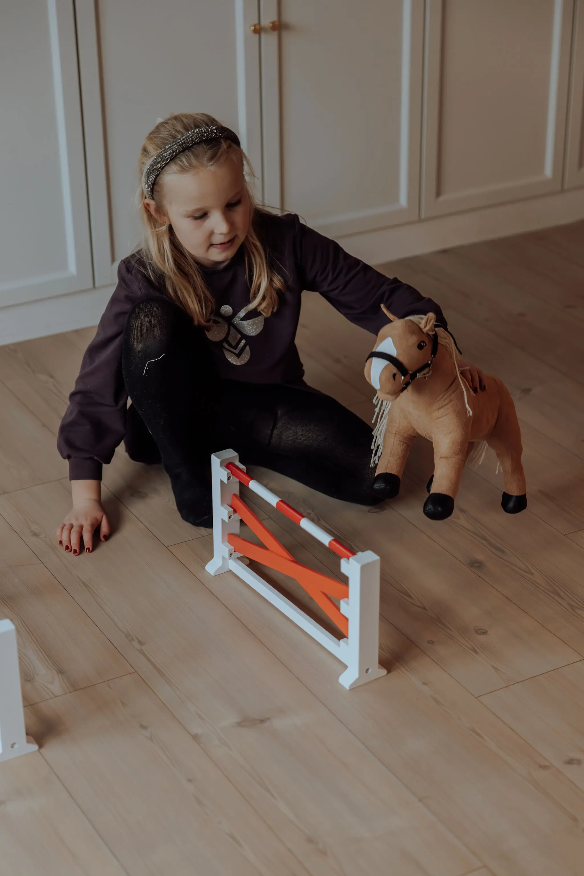 Jump with Crossed Rails for Cuddleponies and playful Toy Horses