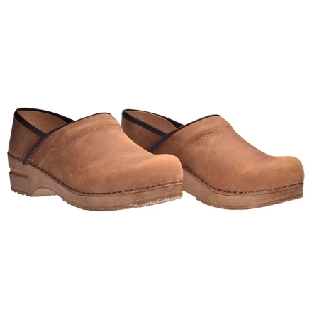 Large selection of comfortable and fashionable clogs. Buy now.