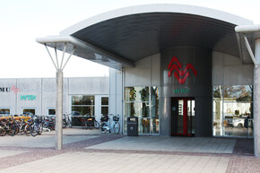 AMU_IMG_8646_indgang__eb