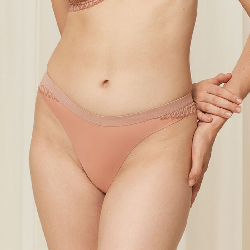 TRIUMPH AURA SPOTLIGHT HIGH LEG STRING, BEIGE