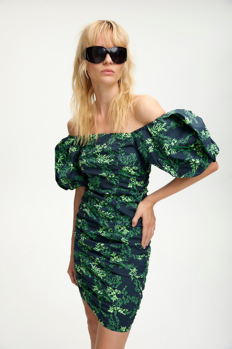 GESTUZ OMAIAGZ OFF SHOULDER DRESS 10907081 104379 (Green Flower, 36)
