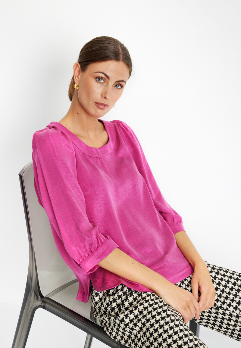 IN FRONT SMILLA BLOUSE 15349 220 (Hot Pink 220, L)