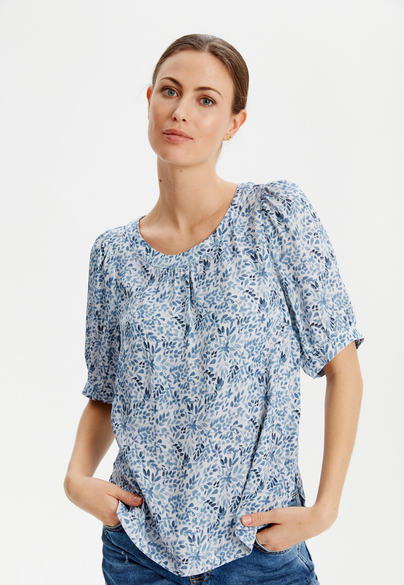 IN FRONT SHYLA BLOUSE 15517 505 (Light Blue 505, L)