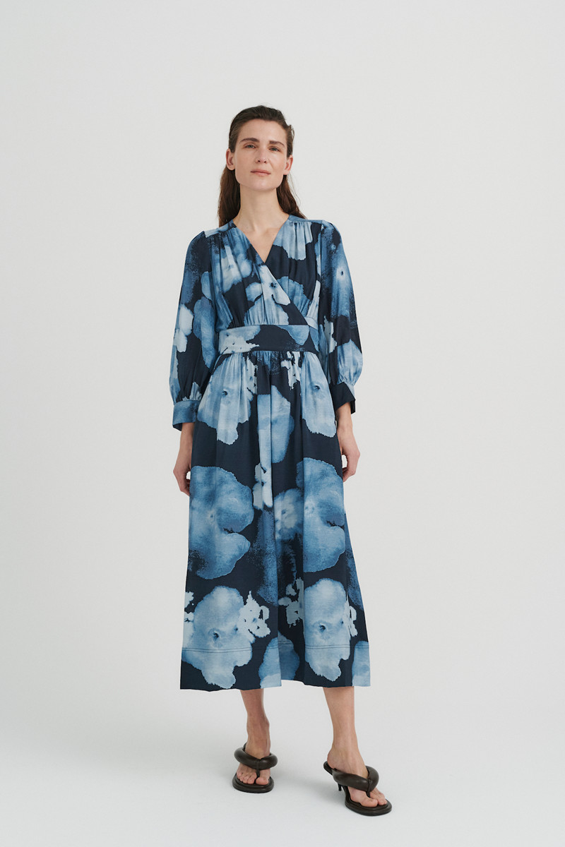 INWEAR AVENIW WRAP DRESS 30106755 301059 (Marine Blue Big Flower, 36)