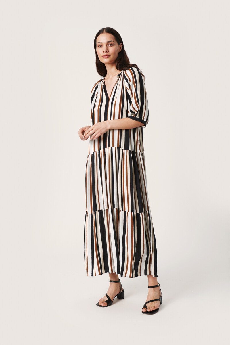 SOAKED IN LUXURY SLZAYA FLOWY MAXI DRESS 30405981 301433 (Desert Palm Stripe, XS)