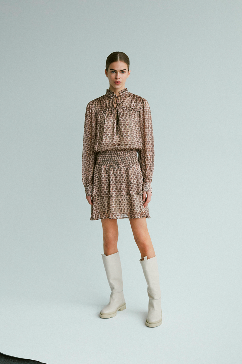 SOFIE SCHNOOR DRESS S214273 7001 (Sand, XL)