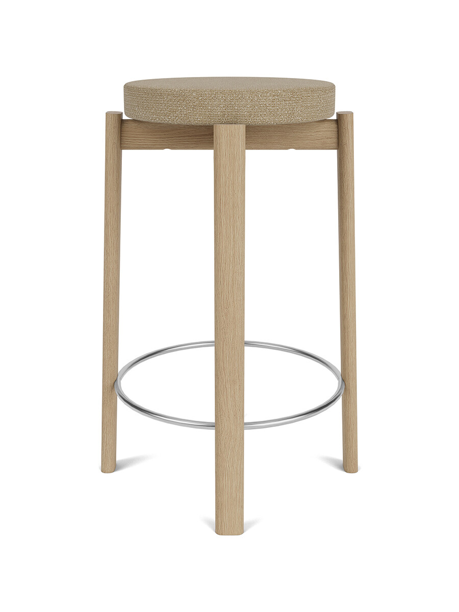Passage Counter Stool, upholstered fra Audo Copenhagen (Oak / Audo Bouclé 02)