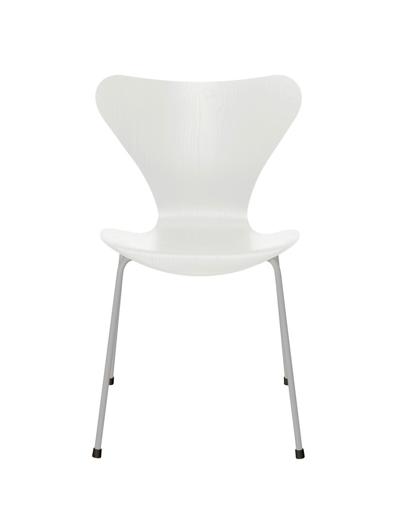 Billede af 3107 stol, farvet ask hvid/nine grey stel af Arne Jacobsen